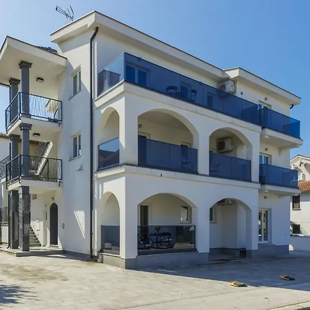 Apartment Amra 7 By Interhome *