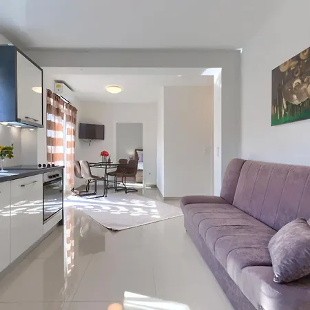 Appartamento Amra-7 By Interhome