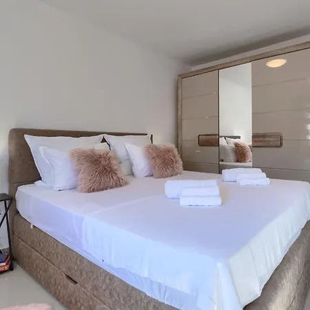 Amra 7 By Interhome Porec