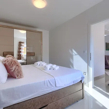 Apartment Amra 7 By Interhome