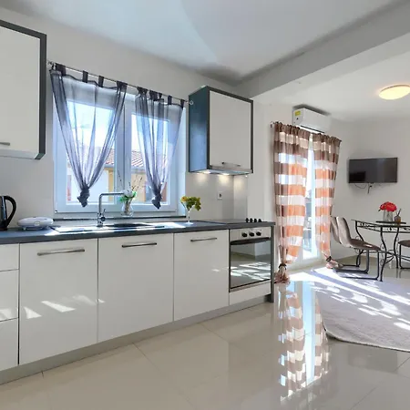 Apartment Amra 7 By Interhome *