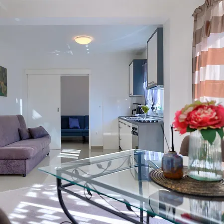 Amra 7 By Interhome Пореч